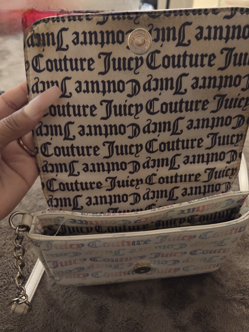 Juicy Couture Pastel❤️🩷🧡💙 Logo Chain Accent Women's Crossbody Bag - White - Picture 4 of 4